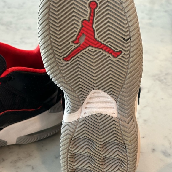 Nike Jordan Stay Loyal “black/chile//red/white/wolf grey” GS Size 5.5 DC7230 001 - Picture 5 of 7